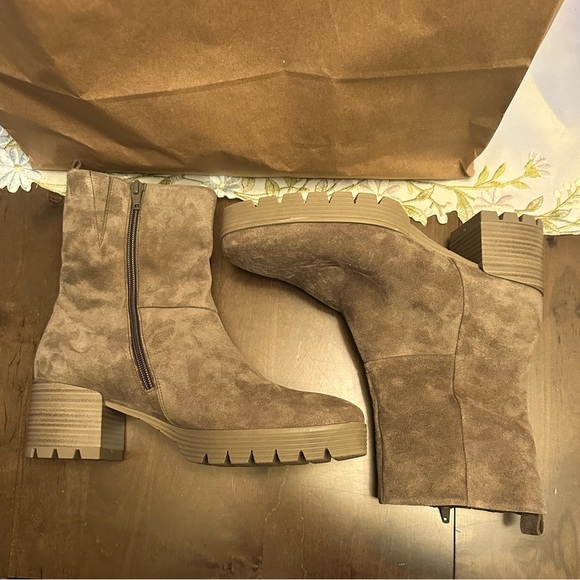 Gabor Boots (Open to offers!) - Picture 4 of 7